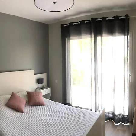 別荘 Maison Avec Piscine Pour 2 Personnes A *